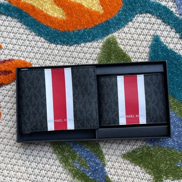 Michael Kors Boxed Signature 3 in 1 Bifold Wallet In Black / Flame Red - Picture 9 of 16